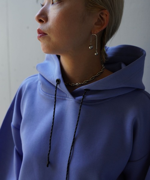 AULA AILA（アウラアイラ）の「AULA AILA（アウラ アイラ）別注ショート丈パーカー（パーカー・レディース・ライトブルー/ブラック/オフホワイト・0）」の10枚目の写真