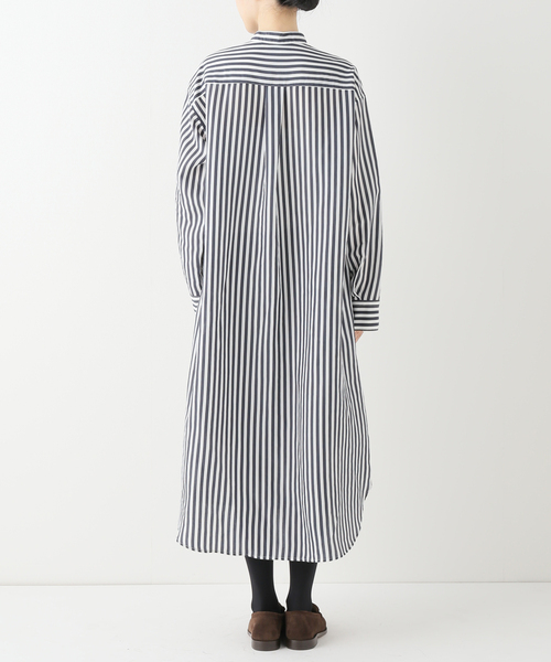 IENA(イエナ)の「STRIPE BOUNCE シャツワンピース(ワンピース・レディース・ネイビー/ブルー・36/38)」の19枚目の写真