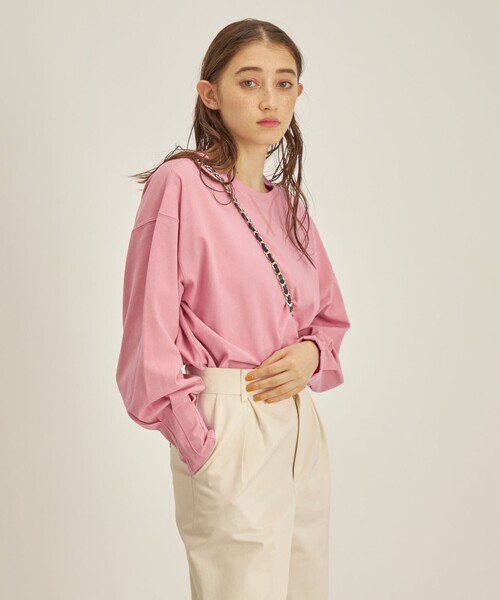 SHIPS(シップス)の「強撚天竺 タック スリーブ 無地 TEE◇(Tシャツ/カットソー・レディース・オフホワイト/ピンク・ONE SIZE)」の7枚目の写真