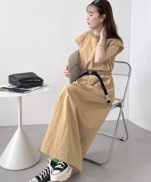 Java(ジャバ)の「《JaVaジャバ コラボ》お洒落ラフにキマる。バックルベルトフレンチスリーブワンピース(ワンピース・レディース・ベージュ系その他/モカ/ブラック・X-LARGE/SMALL/MEDIUM/LARGE)」の5枚目の写真