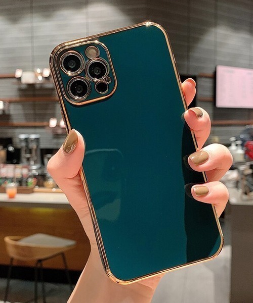 Mayree(メイリー)の「【urge select】シンプル ゴールドデザイン iPhoneケース【15色展開/iPhoneシリーズ/各種機種対応】 (ストラップホールあり)(スマホケース/カバー・レディース・ブラック/ライトピンク/ダークグリーン/ブルー/ホワイト/ブラウン/グリーン/ミント/ネイビー/パープル/ピンク系その他2/オレンジ・T/U/V/J/K/N/O/P/Q/R/W/I/E/H/B/D/G/F/A/C)」の5枚目の写真