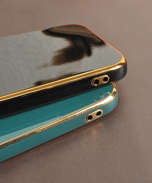 Mayree(メイリー)の「【urge select】シンプル ゴールドデザイン iPhoneケース【15色展開/iPhoneシリーズ/各種機種対応】 (ストラップホールあり)(スマホケース/カバー・レディース・ブラック/ライトピンク/ダークグリーン/ブルー/ホワイト/ブラウン/グリーン/ミント/ネイビー/パープル/ピンク系その他2/オレンジ・T/U/V/J/K/N/O/P/Q/R/W/I/E/H/B/D/G/F/A/C)」の15枚目の写真