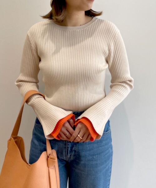 OPAQUE.CLIP（オペークドットクリップ）の「◆配色フレア スリーブリブニット（ニット/セーター・レディース・オフホワイト/ベージュ/ネイビー・36/40/38）」の18枚目の写真