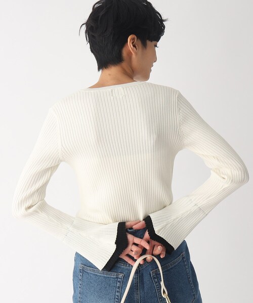 OPAQUE.CLIP（オペークドットクリップ）の「◆配色フレア スリーブリブニット（ニット/セーター・レディース・オフホワイト/ベージュ/ネイビー・36/40/38）」の9枚目の写真