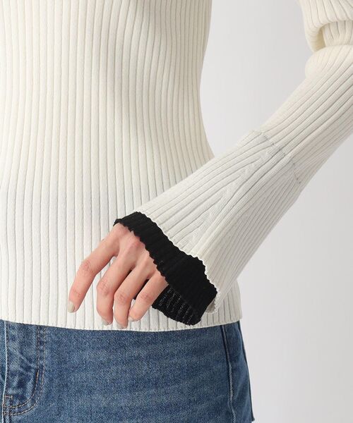 OPAQUE.CLIP（オペークドットクリップ）の「◆配色フレア スリーブリブニット（ニット/セーター・レディース・オフホワイト/ベージュ/ネイビー・36/40/38）」の10枚目の写真
