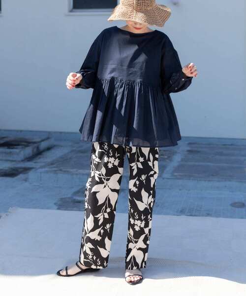 URBAN RESEARCH DOORS(アーバンリサーチドアーズ)の「コットンボイル2WAYギャザーブラウス(シャツ/ブラウス・レディース・ライトベージュ/イエロー/ネイビー・MEDIUM)」の8枚目の写真