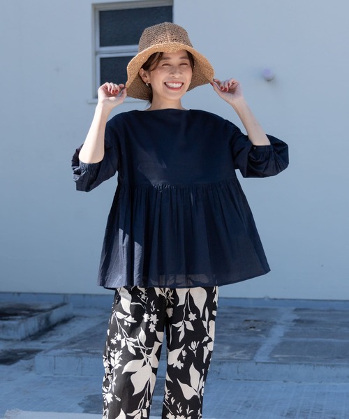 URBAN RESEARCH DOORS(アーバンリサーチドアーズ)の「コットンボイル2WAYギャザーブラウス(シャツ/ブラウス・レディース・ライトベージュ/イエロー/ネイビー・MEDIUM)」の9枚目の写真