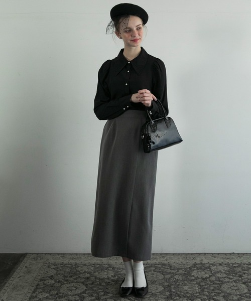 BONLECILL noir(ボンルシールノワール)の「【BONLECILL noir】パールボタン パワーショルダーブラウス(シャツ/ブラウス・レディース・ブラック/オフホワイト/ブルー/ネイビー・FREE)」の20枚目の写真