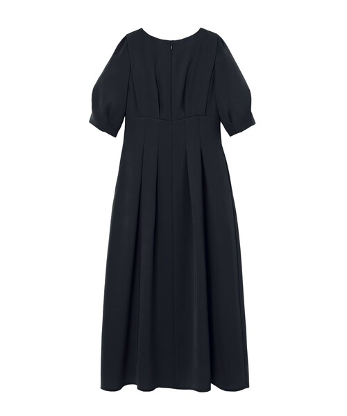 ANAYI(アナイ)の「ポリエステルダブルサテンタック ワンピース(ワンピース・レディース・ブラック/ネイビー/グリーン・36/38)」の10枚目の写真