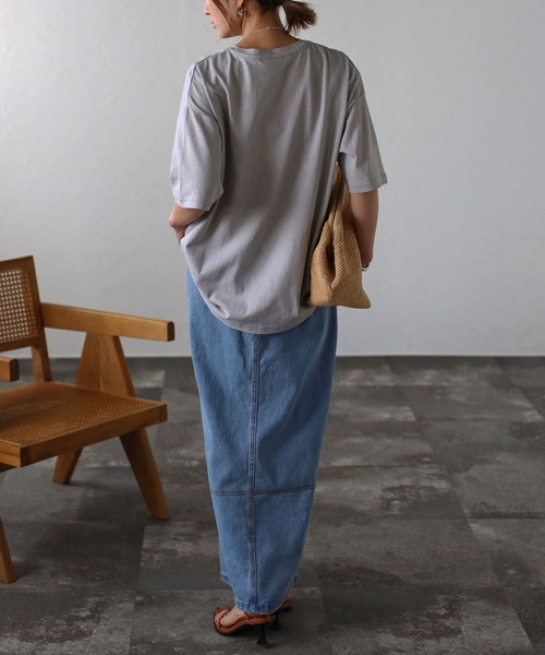 Bonjour Sagan(ボンジュールサガン)の「オーバーサイズピグメントロゴTシャツ(Tシャツ/カットソー・レディース・グレイッシュベージュ/ネイビー系・FREE)」の18枚目の写真