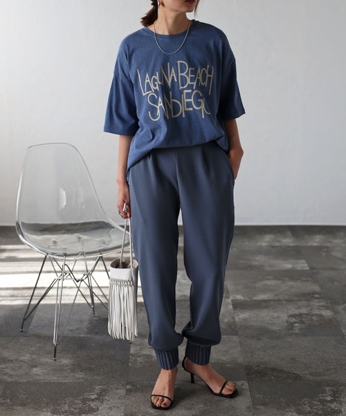 Bonjour Sagan(ボンジュールサガン)の「オーバーサイズピグメントロゴTシャツ(Tシャツ/カットソー・レディース・グレイッシュベージュ/ネイビー系・FREE)」の13枚目の写真