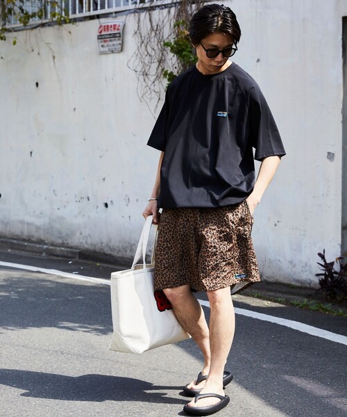 FREAK'S STORE（フリークスストア）の「【限定展開】ビッグシルエット 水陸両用 ユーティリティー ラグランスリーブ クルーネックTシャツ/ラッシュガード/UPF50（Tシャツ/カットソー・メンズ・ブラック/ホワイト/グレー・SMALL/LARGE/MEDIUM）」の7枚目の写真