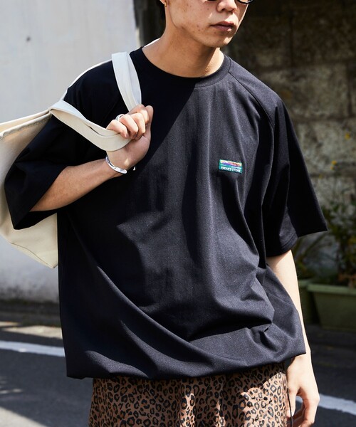 FREAK'S STORE（フリークスストア）の「【限定展開】ビッグシルエット 水陸両用 ユーティリティー ラグランスリーブ クルーネックTシャツ/ラッシュガード/UPF50（Tシャツ/カットソー・メンズ・ブラック/ホワイト/グレー・SMALL/LARGE/MEDIUM）」の10枚目の写真