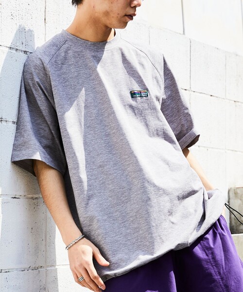 FREAK'S STORE（フリークスストア）の「【限定展開】ビッグシルエット 水陸両用 ユーティリティー ラグランスリーブ クルーネックTシャツ/ラッシュガード/UPF50（Tシャツ/カットソー・メンズ・ブラック/ホワイト/グレー・SMALL/LARGE/MEDIUM）」の13枚目の写真