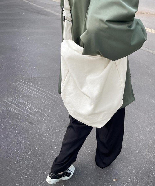 Chillfar（チルファー）の「ショルダーバッグ（ショルダーバッグ・レディース・ブラック/ホワイト・FREE）」の5枚目の写真