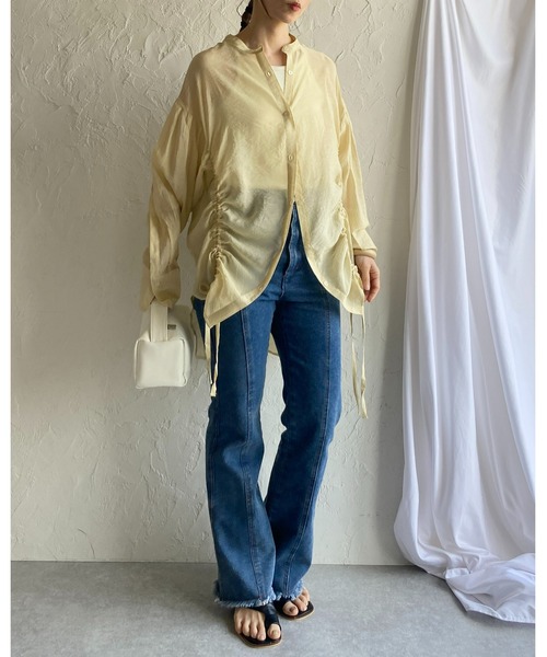 She's Closet(シーズクローゼット)の「バンドカラー長袖ドロストシャーリングシアーシャツブラウス(シャツ/ブラウス・レディース・ホワイト/ブラック/ライトベージュ・FREE)」の7枚目の写真