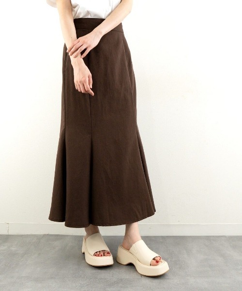 Fabby fabby(ファビィーファビィー)の「ワンベルトワイド厚底サンダル(サンダル・レディース・ブラック/ライトベージュ/オフホワイト・LARGE/MEDIUM/SMALL)」の12枚目の写真