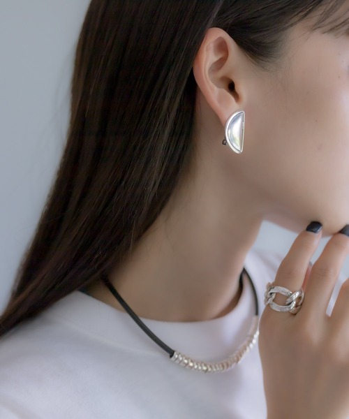 ear PAPILLONNER(イアパピヨネ)の「【UBU PARIS(ウブ)】ハーフムーンイヤリング(イヤリング・レディース・シルバー・FREE)」の9枚目の写真