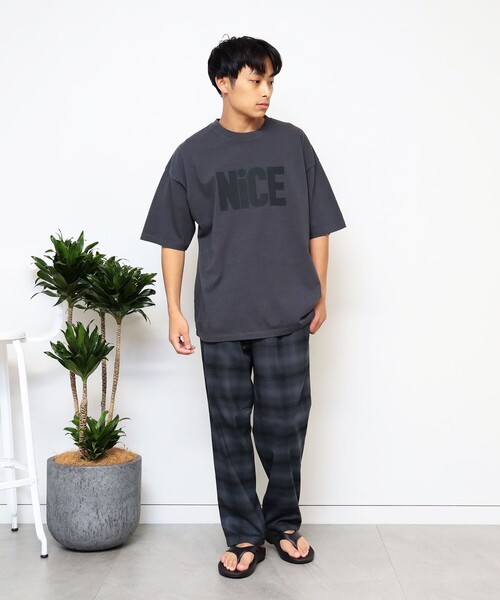 B:MING by BEAMS（ビーミングバイビームス）の「B:MING by BEAMS / NICE ロゴプリント Tシャツ（Tシャツ/カットソー・メンズ・チャコールグレー/ホワイト系その他5/サックスブルー・SMALL/MEDIUM/LARGE/X-LARGE）」の7枚目の写真