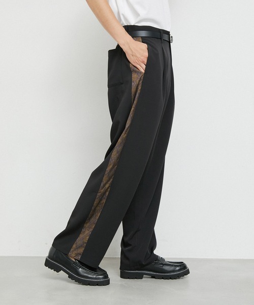 JUNRED（ジュンレッド）の「サイドデザインワイドトラックパンツ（その他パンツ・メンズ・チャコールグレー/ブラック・L/M/S）」の3枚目の写真