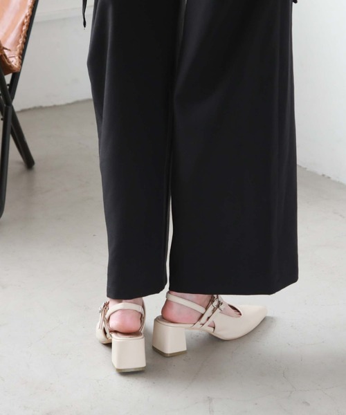 archives(アルシーヴ)の「ポインテッドストラップパンプス(パンプス・レディース・ブラック/アイボリー・MEDIUM/LARGE)」の19枚目の写真