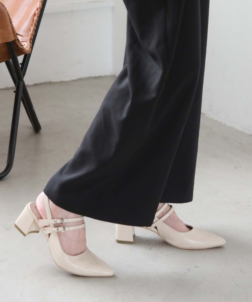 archives(アルシーヴ)の「ポインテッドストラップパンプス(パンプス・レディース・ブラック/アイボリー・MEDIUM/LARGE)」の18枚目の写真