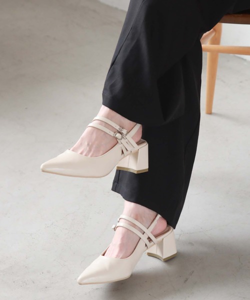 archives(アルシーヴ)の「ポインテッドストラップパンプス(パンプス・レディース・ブラック/アイボリー・MEDIUM/LARGE)」の21枚目の写真