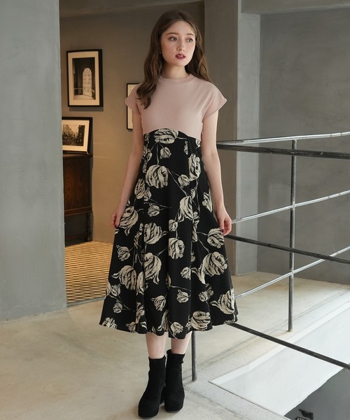 ★美品★レリアン　11号　モノトーン花柄　ベルト付きドッキングワンピース ☆美品☆レリアン 11号 モノトーン花柄 ベルト付きドッキング