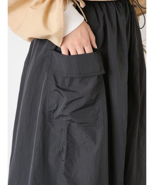 ehka sopo（エヘカソポ）の「ナイロンカーゴスカート（スカート・レディース・キャメル/ベージュ/ブラック・F）」の12枚目の写真