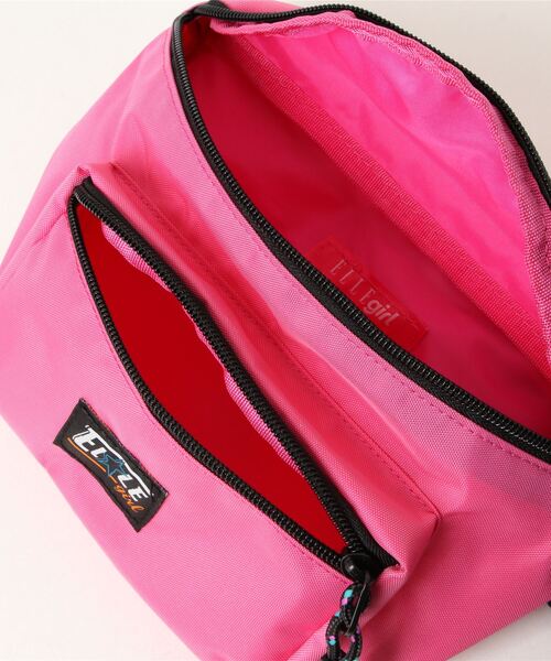 ELLEgirl（エルガール）の「カラーナイロンウエストポーチ【ELLEgirl/エル ガール】（ボディバッグ/ウエストポーチ・レディース・ネイビー/ブラック/ピンク・FREE）」の18枚目の写真