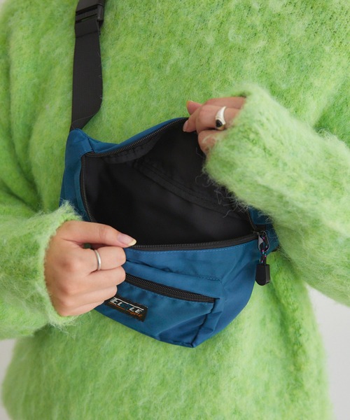 ELLEgirl（エルガール）の「カラーナイロンウエストポーチ【ELLEgirl/エル ガール】（ボディバッグ/ウエストポーチ・レディース・ネイビー/ブラック/ピンク・FREE）」の14枚目の写真