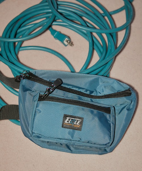 ELLEgirl（エルガール）の「カラーナイロンウエストポーチ【ELLEgirl/エル ガール】（ボディバッグ/ウエストポーチ・レディース・ネイビー/ブラック/ピンク・FREE）」の6枚目の写真