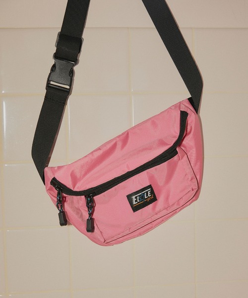 ELLEgirl（エルガール）の「カラーナイロンウエストポーチ【ELLEgirl/エル ガール】（ボディバッグ/ウエストポーチ・レディース・ネイビー/ブラック/ピンク・FREE）」の9枚目の写真