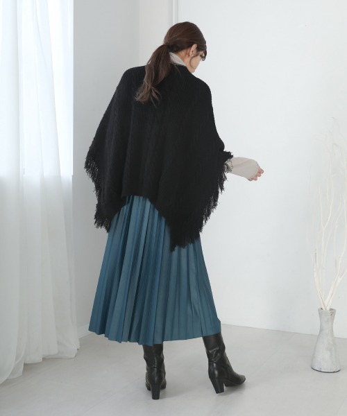 【美品✨】バーニーズニューヨーク ポンチョ コート ケープ ウール クルミボタン セール】ケーブルフリンジポンチョ（ニット/セーター）｜Bou