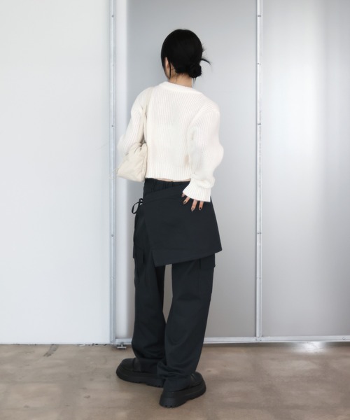 FOLLOWIN（フォロウィン）の「ふわふわラウンドネックジップアップクロップドニット（カーディガン/ボレロ・レディース・ベージュ/グレー/ブラック/アイボリー・FREE）」の16枚目の写真
