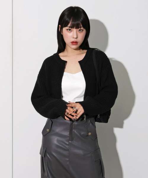FOLLOWIN（フォロウィン）の「ふわふわラウンドネックジップアップクロップドニット（カーディガン/ボレロ・レディース・ベージュ/グレー/ブラック/アイボリー・FREE）」の7枚目の写真