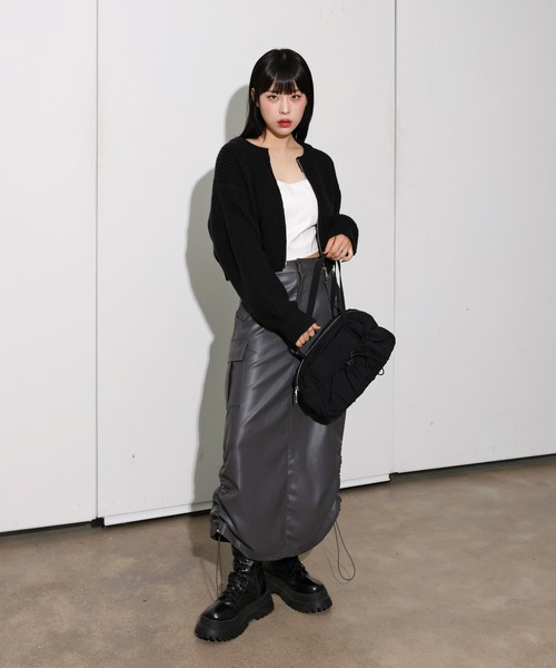FOLLOWIN（フォロウィン）の「ふわふわラウンドネックジップアップクロップドニット（カーディガン/ボレロ・レディース・ベージュ/グレー/ブラック/アイボリー・FREE）」の10枚目の写真