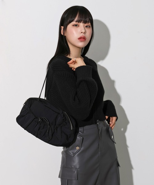 FOLLOWIN（フォロウィン）の「ふわふわラウンドネックジップアップクロップドニット（カーディガン/ボレロ・レディース・ベージュ/グレー/ブラック/アイボリー・FREE）」の12枚目の写真