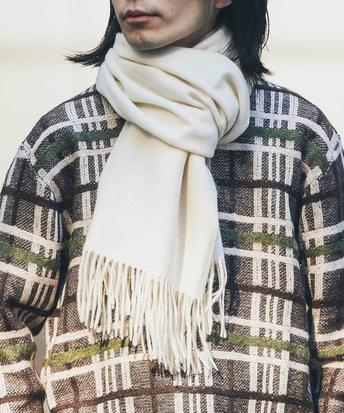 URBAN RESEARCH Sonny Label（アーバンリサーチサニーレーベル）の「ウールカシミヤワイドマフラー（マフラー・メンズ・グリーン/オレンジ/ベージュ系その他/ブラウン系その他/アイボリー/チャコールグレー/ブルー系その他・ONE）」の2枚目の写真