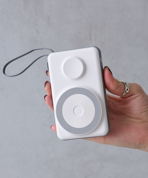 BIRTHDAY BAR（バースデイバー）の「3in1 MagSafe モバイルバッテリー 10000mAｈ（スマホグッズ・レディース・ホワイト/ブラック・フリー）」の5枚目の写真