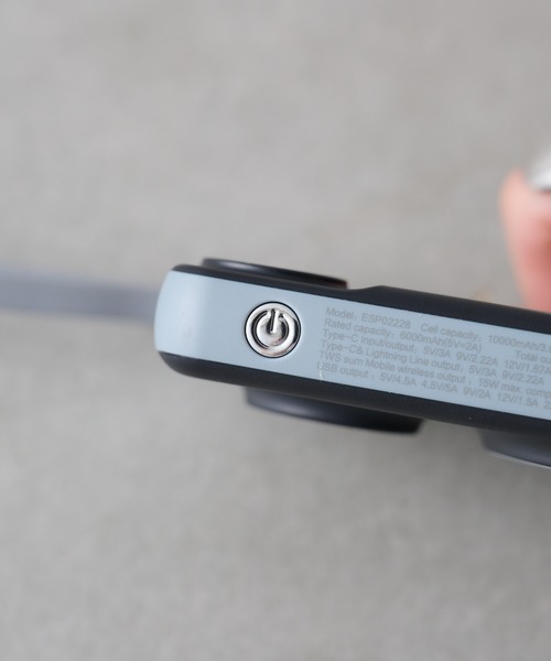 BIRTHDAY BAR（バースデイバー）の「3in1 MagSafe モバイルバッテリー 10000mAｈ（スマホグッズ・レディース・ホワイト/ブラック・フリー）」の18枚目の写真
