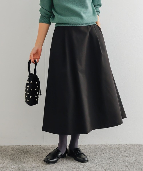 URBAN RESEARCH DOORS(アーバンリサーチドアーズ)の「『UR TECH POLIsh POLI』タックフレアロングスカート(スカート・レディース・ブラック/ブラウン系その他・MEDIUM)」の16枚目の写真