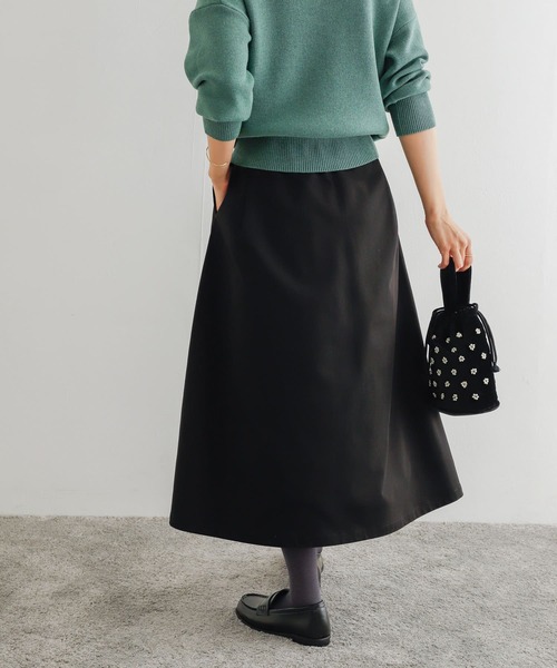 URBAN RESEARCH DOORS(アーバンリサーチドアーズ)の「『UR TECH POLIsh POLI』タックフレアロングスカート(スカート・レディース・ブラック/ブラウン系その他・MEDIUM)」の7枚目の写真