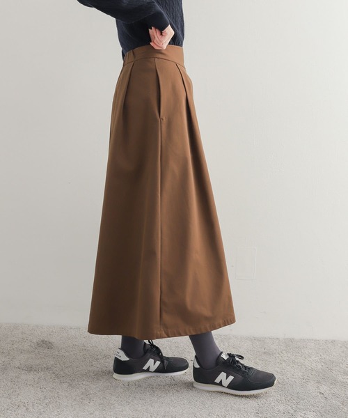 URBAN RESEARCH DOORS(アーバンリサーチドアーズ)の「『UR TECH POLIsh POLI』タックフレアロングスカート(スカート・レディース・ブラック/ブラウン系その他・MEDIUM)」の18枚目の写真