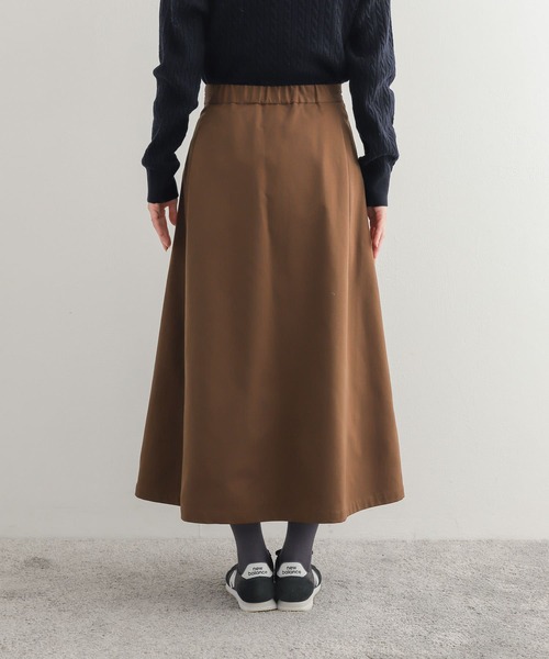 URBAN RESEARCH DOORS(アーバンリサーチドアーズ)の「『UR TECH POLIsh POLI』タックフレアロングスカート(スカート・レディース・ブラック/ブラウン系その他・MEDIUM)」の19枚目の写真