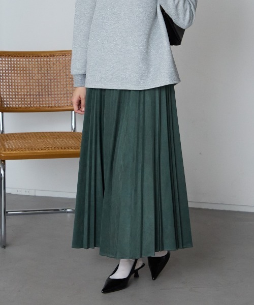 TRIANGLE PALETTE（トライアングルパレット）の「ポンチスエードプリーツスカート（スカート・レディース・グリーン/アイボリー/グレイッシュベージュ/ダークグレー/マスタード/ブラウン/ボルドー・FREE）」の8枚目の写真
