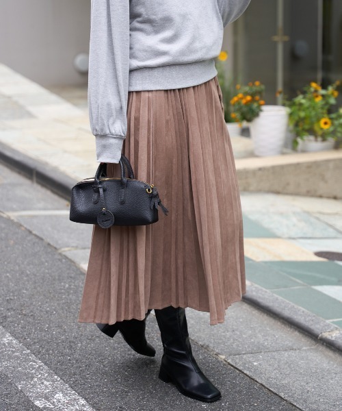 TRIANGLE PALETTE（トライアングルパレット）の「ポンチスエードプリーツスカート（スカート・レディース・グリーン/アイボリー/グレイッシュベージュ/ダークグレー/マスタード/ブラウン/ボルドー・FREE）」の20枚目の写真