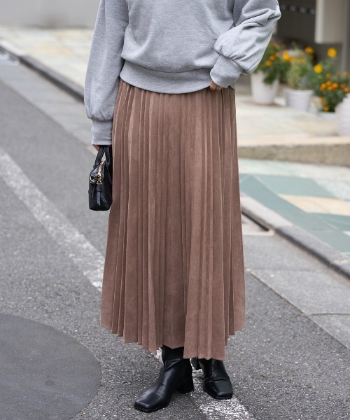 TRIANGLE PALETTE（トライアングルパレット）の「ポンチスエードプリーツスカート（スカート・レディース・グリーン/アイボリー/グレイッシュベージュ/ダークグレー/マスタード/ブラウン/ボルドー・FREE）」の18枚目の写真