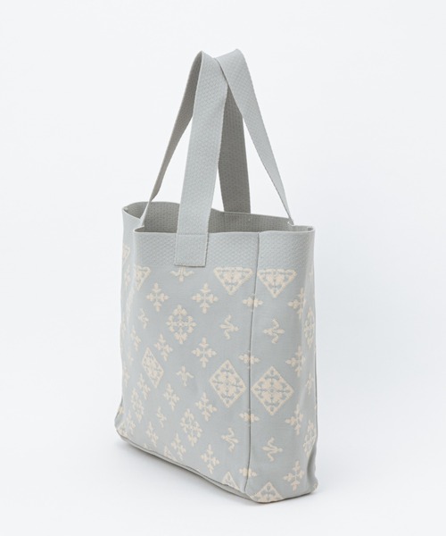 Daily russet(デイリー ラシット)の「モノグラムニットトートバッグ(L)(トートバッグ・レディース・ブラック/ブルーグレー/ベージュ・FREE)」の4枚目の写真