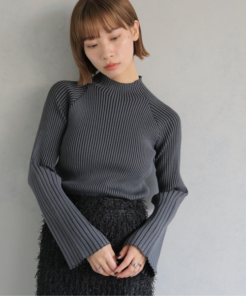 cheriella(シェリエラ)の「【cheriella】WEB限定配色二重臼リブニット WEB LIMITED CONTRAST DOUBLE RIB KNIT(ニット/セーター・レディース・チャコールグレー/ライトグレー/ブルー/グリーン・M)」の11枚目の写真